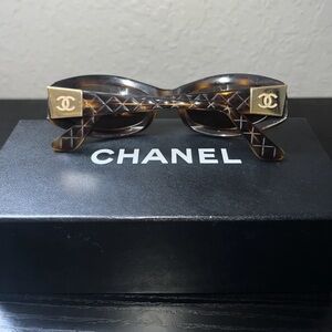 Vintage CHANEL Tortoiseshell Quilted Frame Sunglasses